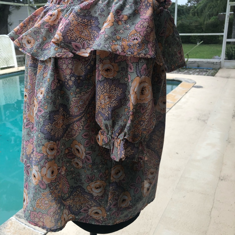 Good Luck Gem Ruffle Top - Picture 2 of 4